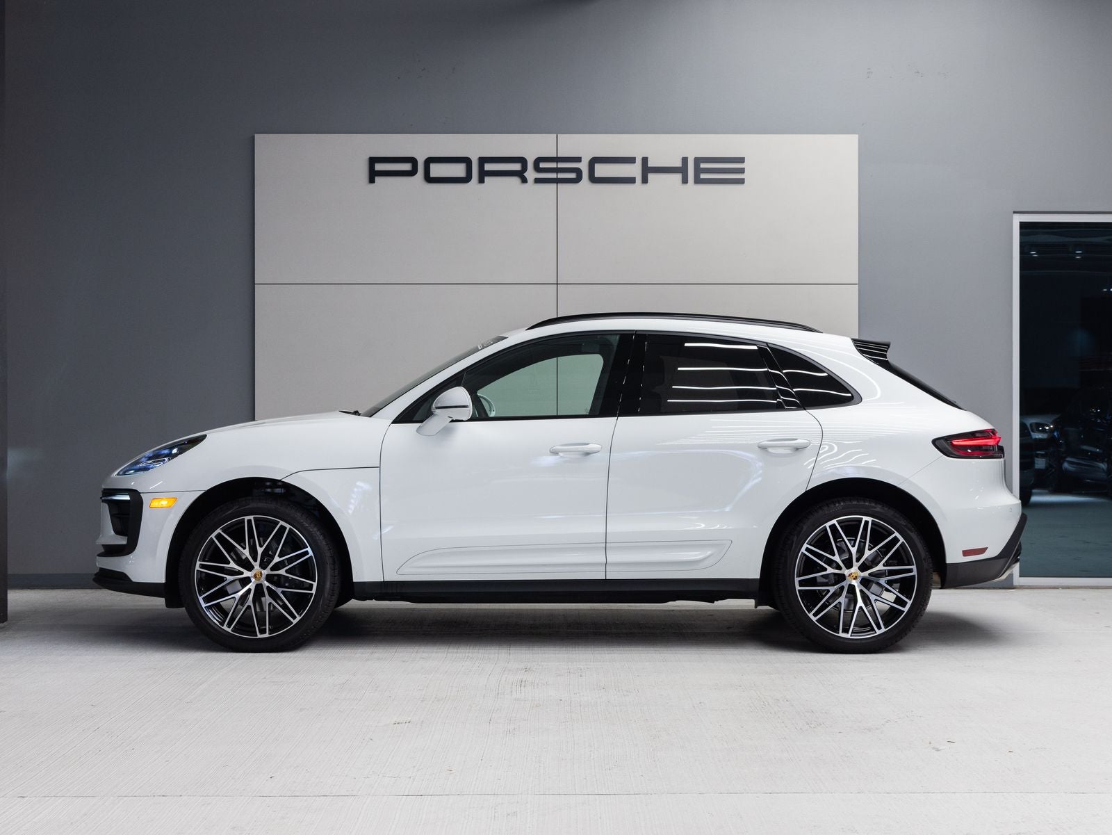 2026 Porsche Macan AWD