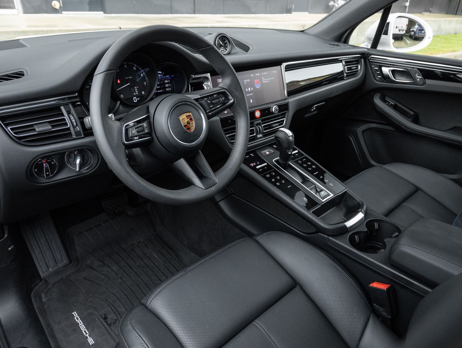 2026 Porsche Macan AWD