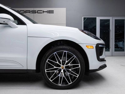 2026 Porsche Macan AWD