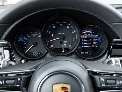 2026 Porsche Macan AWD