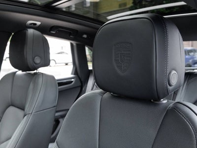 2026 Porsche Macan AWD