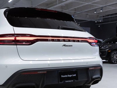2026 Porsche Macan AWD