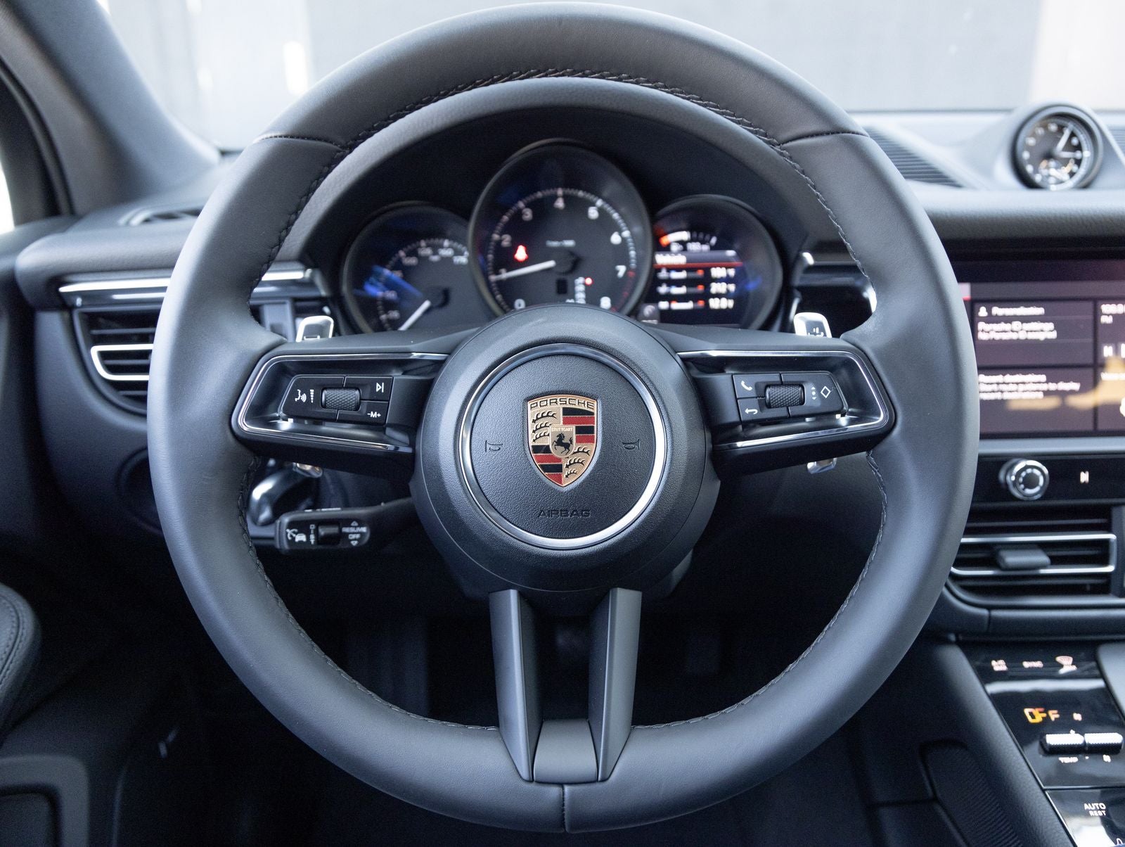 2026 Porsche Macan AWD