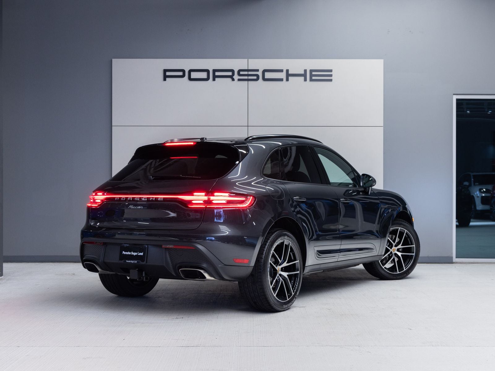 2026 Porsche Macan AWD