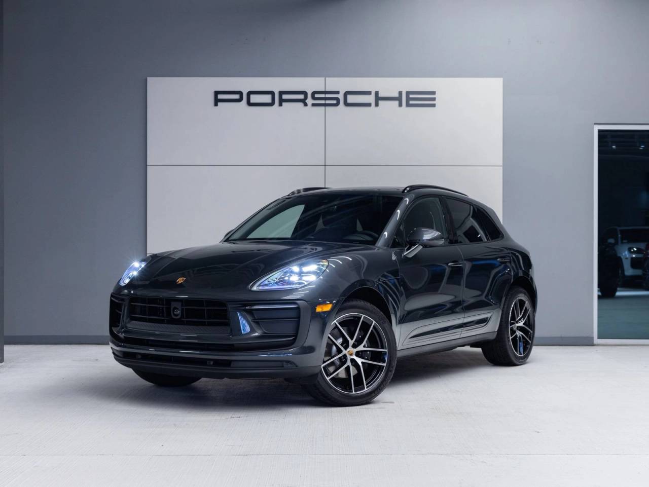 2026 Porsche Macan AWD
