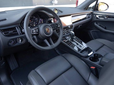 2026 Porsche Macan AWD