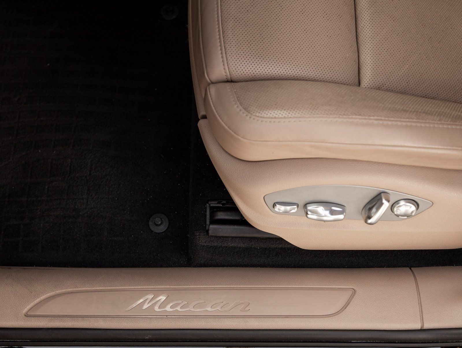 2023 Porsche Macan Macan (MY23)