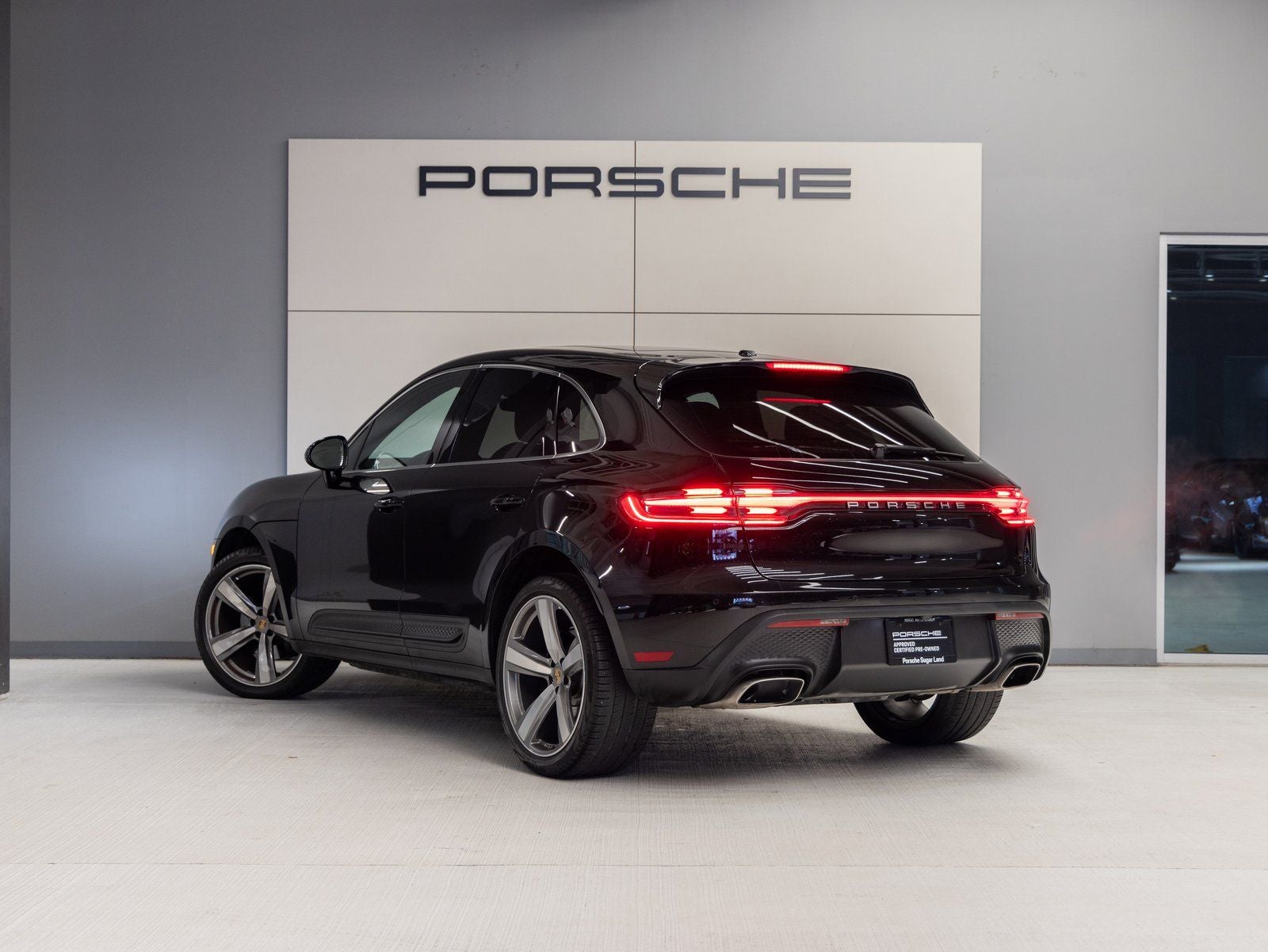 2023 Porsche Macan Macan (MY23)
