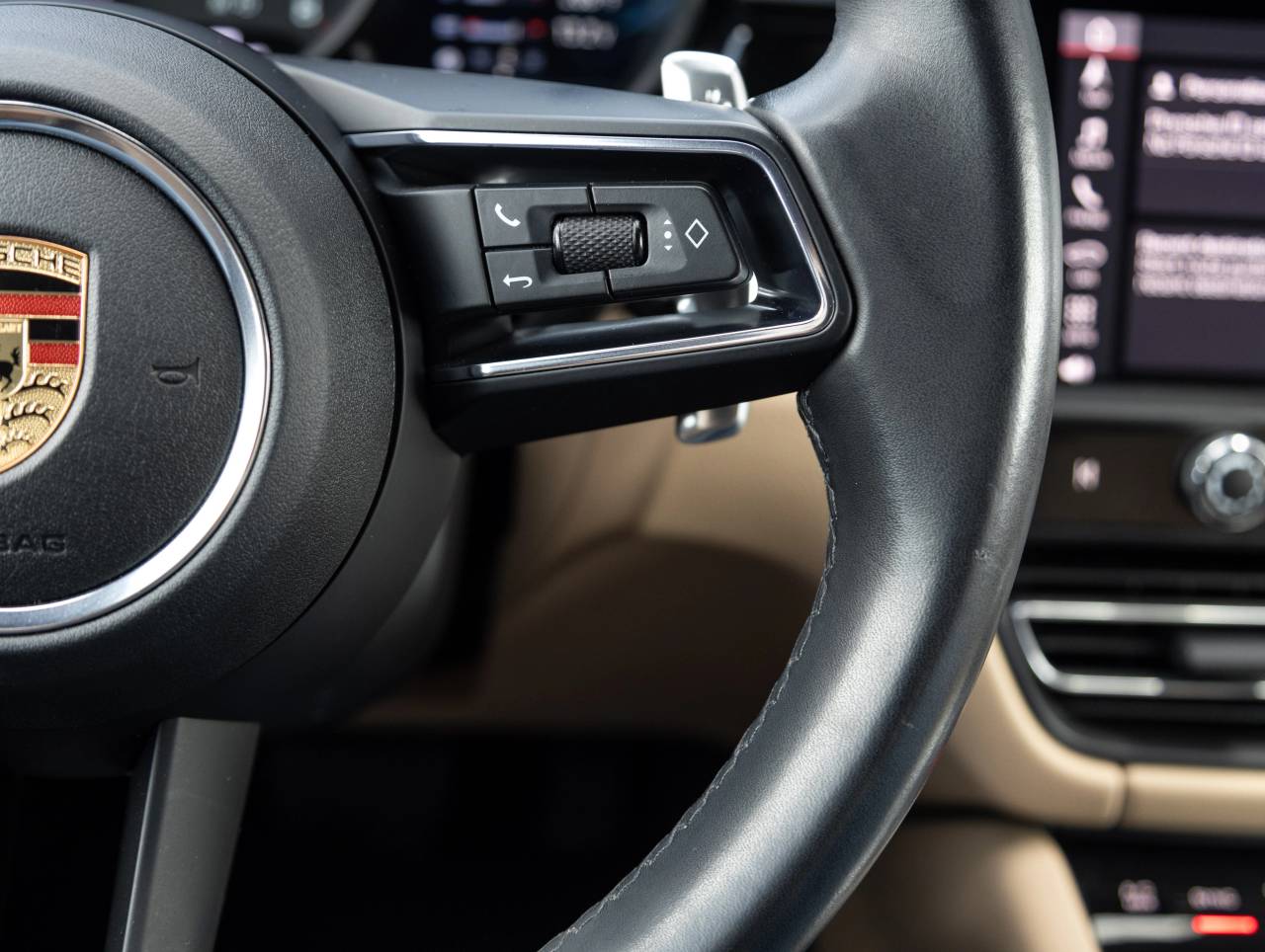 2023 Porsche Macan Macan (MY23)