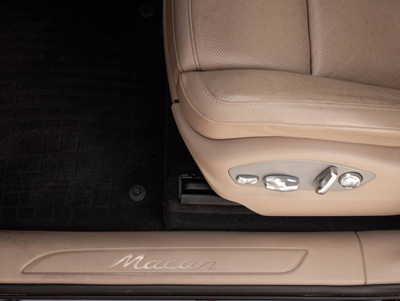 2023 Porsche Macan Macan (MY23)