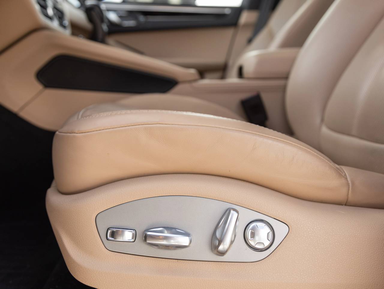 2023 Porsche Macan Macan (MY23)