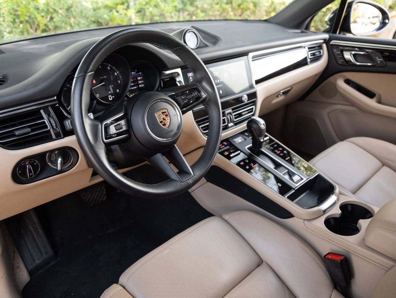 2023 Porsche Macan AWD