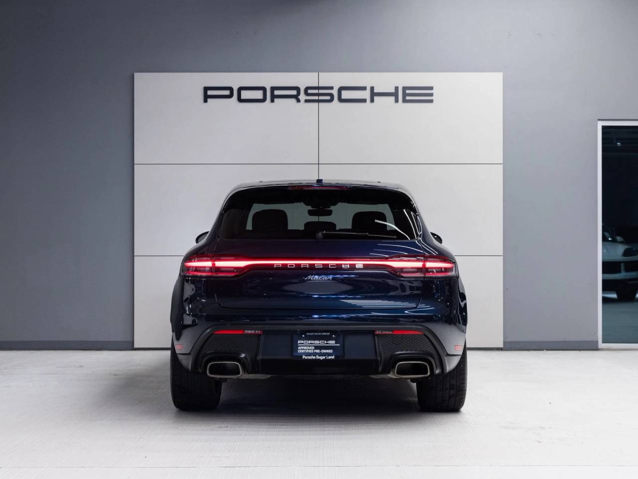 2023 Porsche Macan AWD