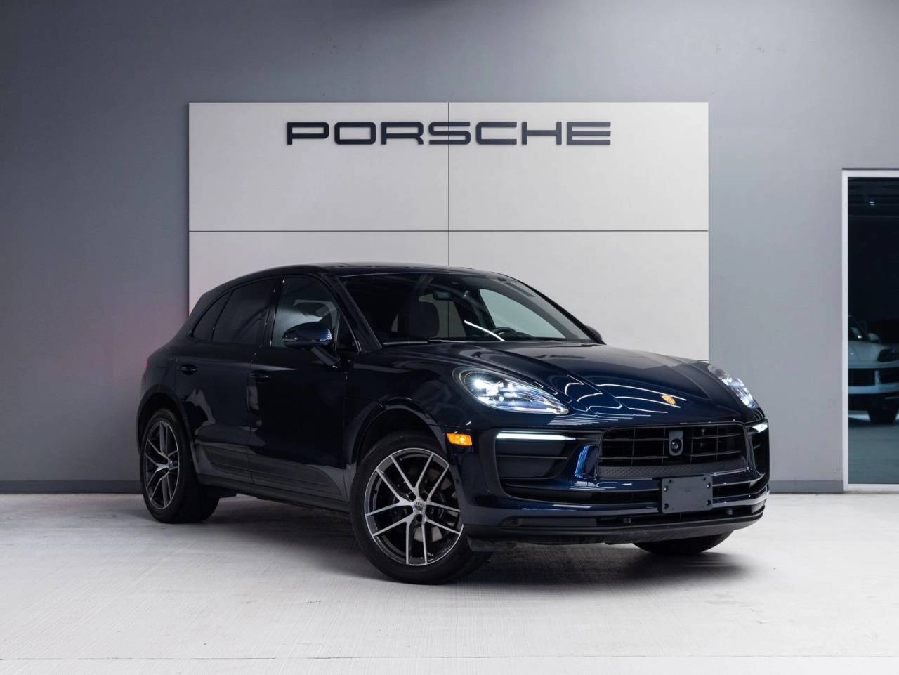 2023 Porsche Macan Macan (MY23)