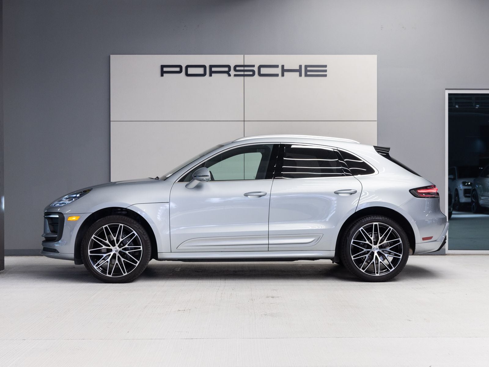 2024 Porsche Macan Macan (MY24)