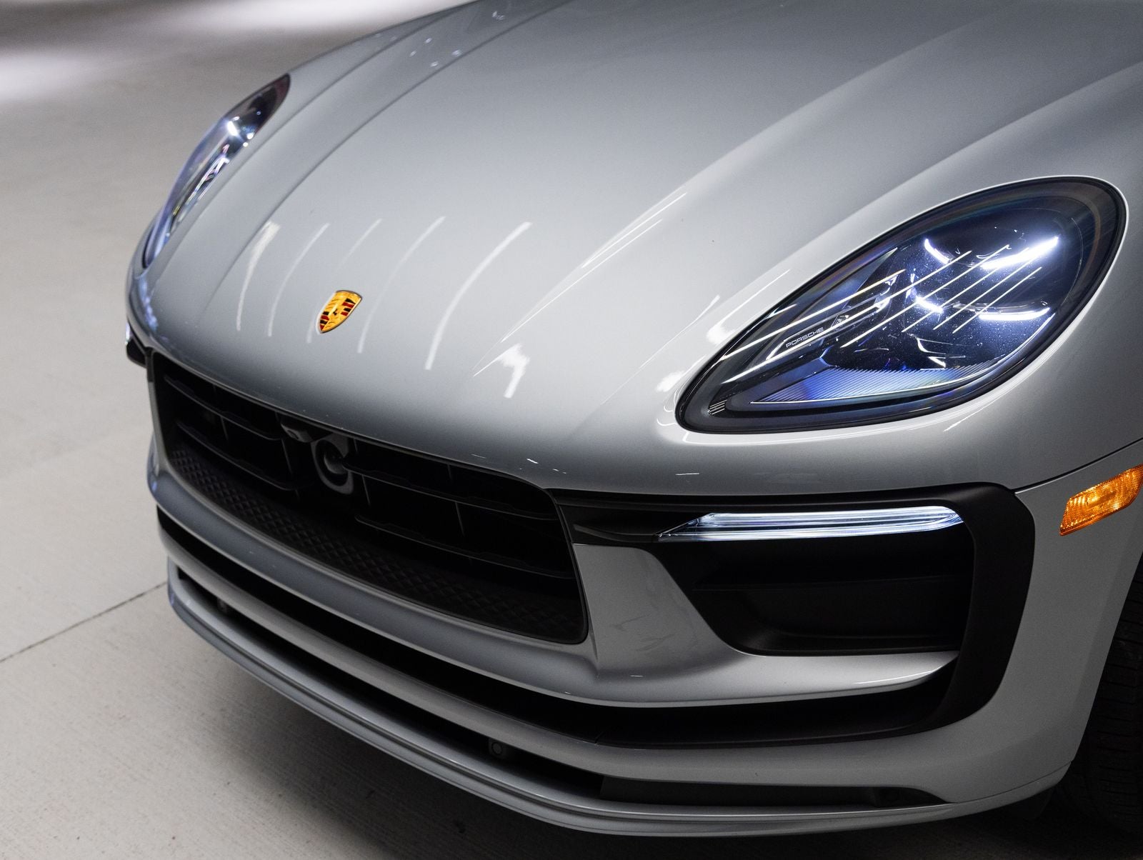 2024 Porsche Macan Macan (MY24)