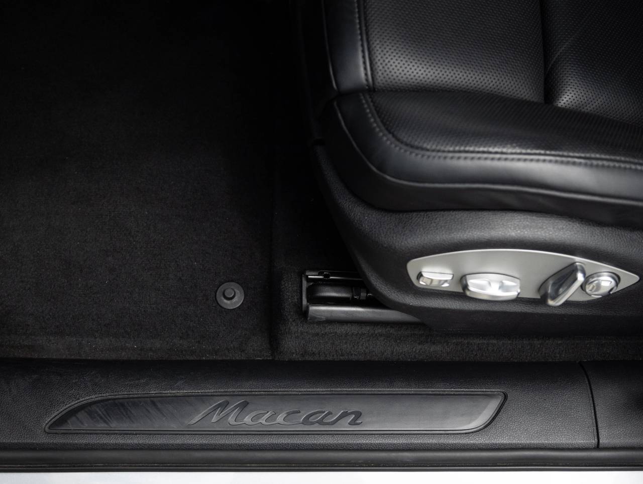 2024 Porsche Macan Macan (MY24)