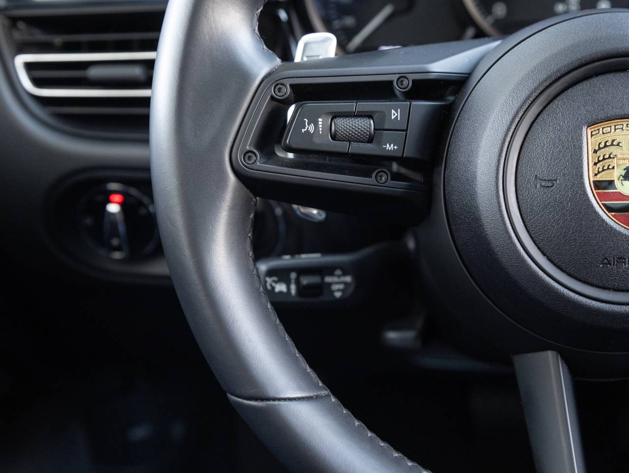 2024 Porsche Macan T