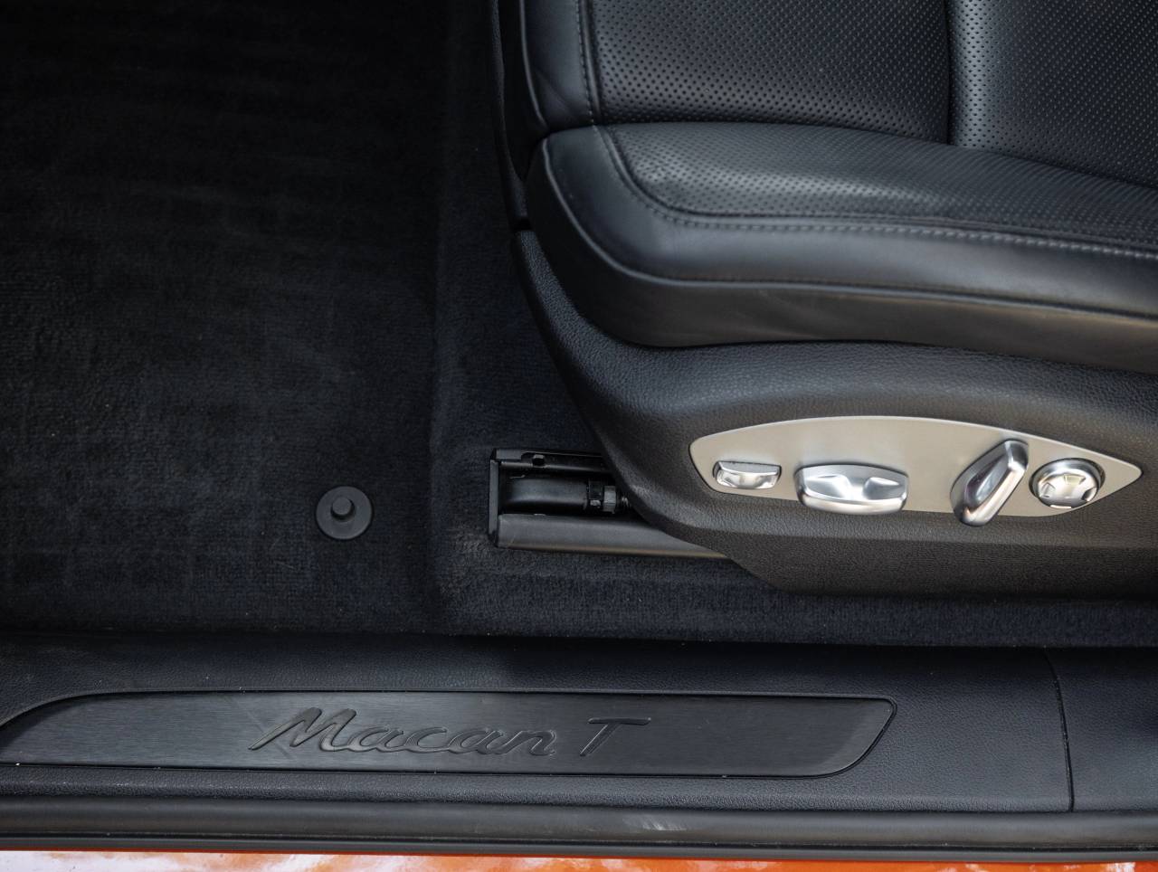 2024 Porsche Macan T