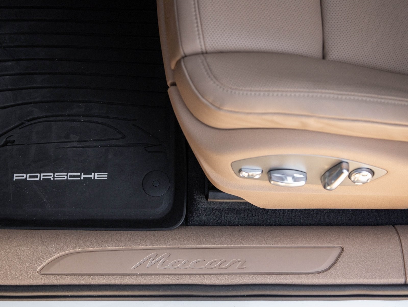 2025 Porsche Macan Macan