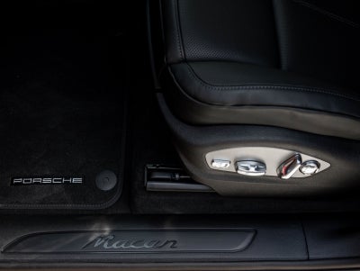 2025 Porsche Macan Macan