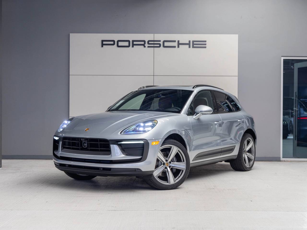 2026 Porsche Macan Macan