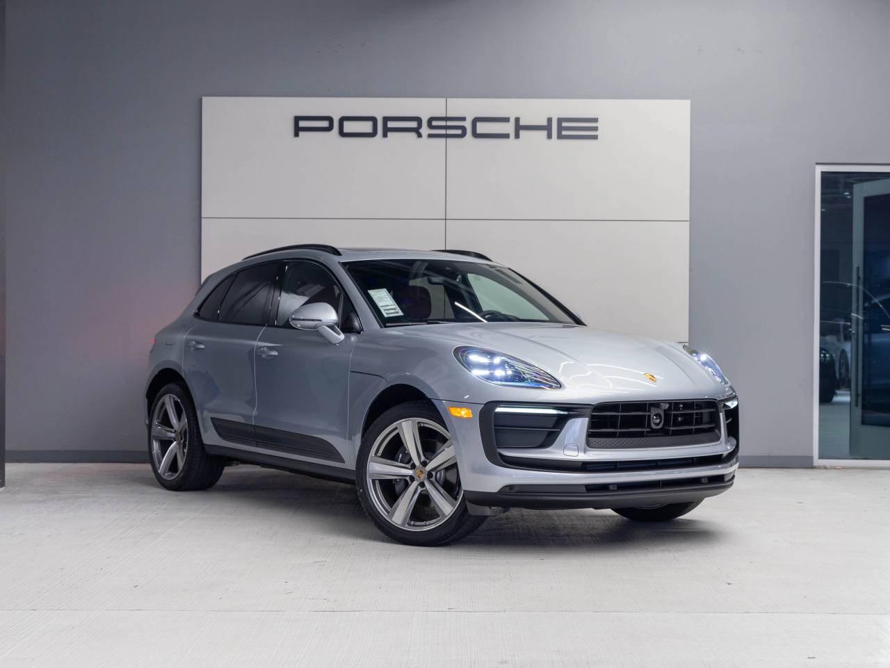 2026 Porsche Macan Macan