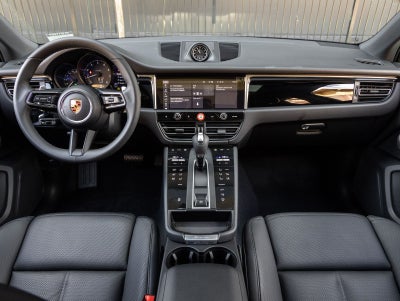 2026 Porsche Macan AWD