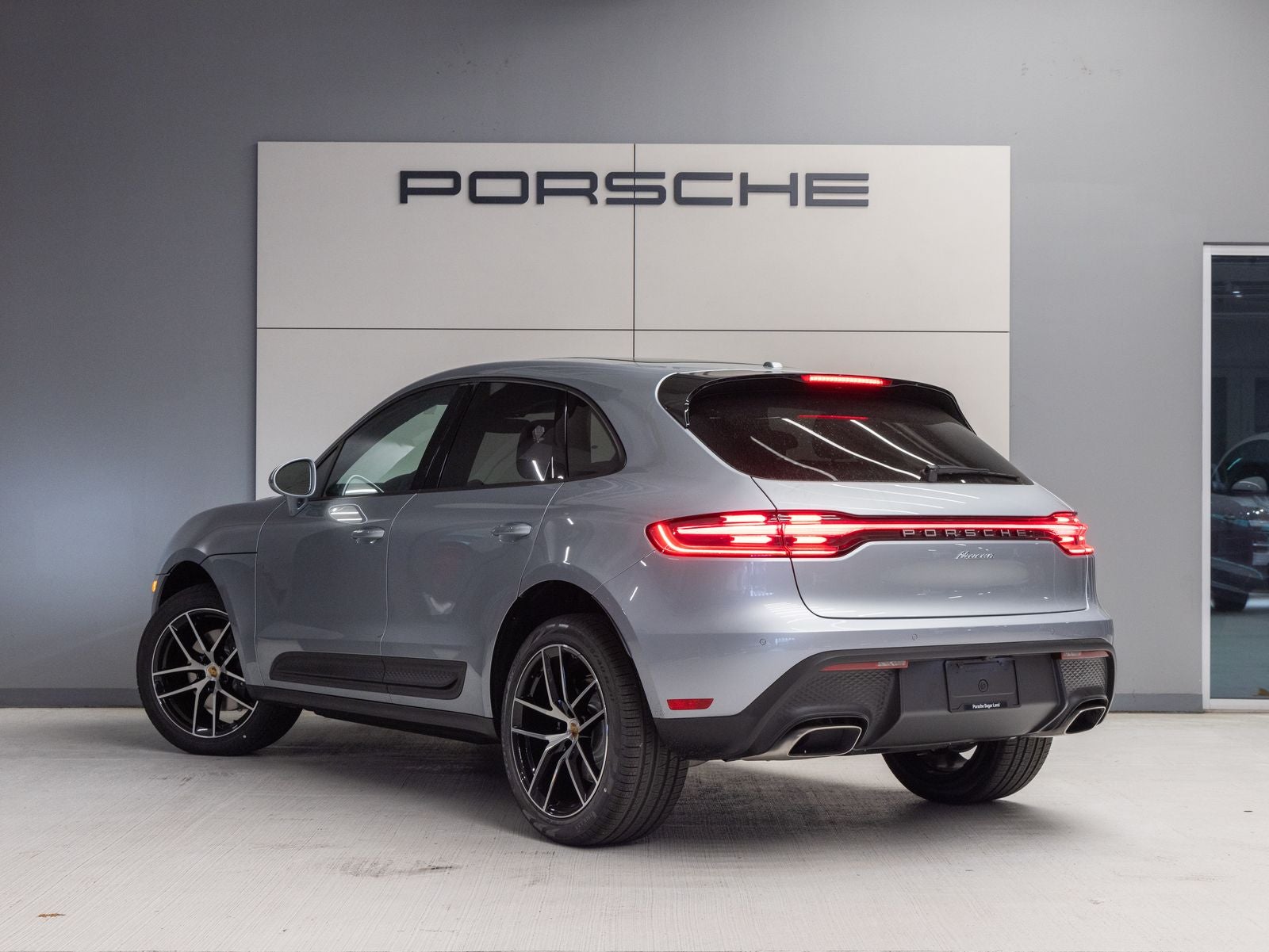 2026 Porsche Macan AWD