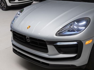 2026 Porsche Macan AWD