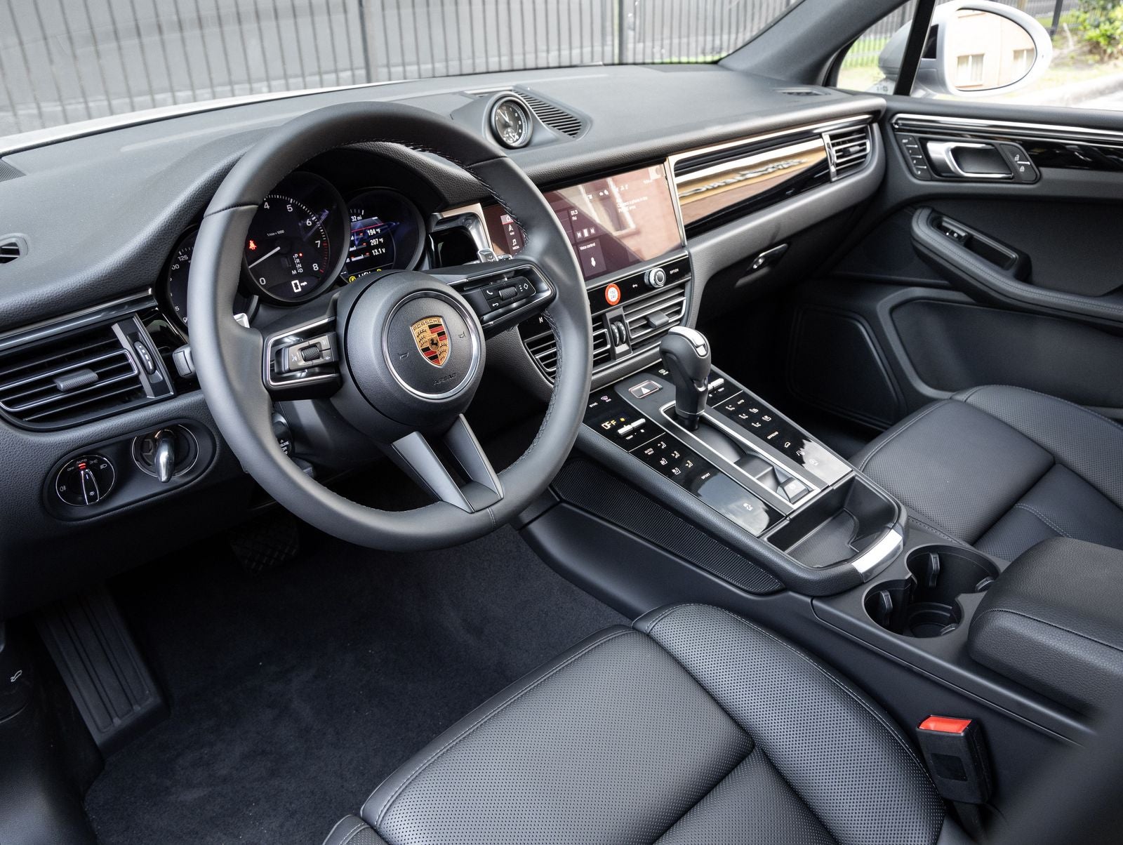 2026 Porsche Macan AWD