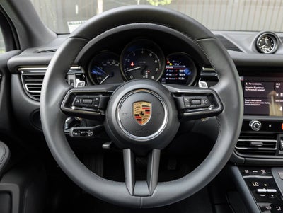 2026 Porsche Macan AWD