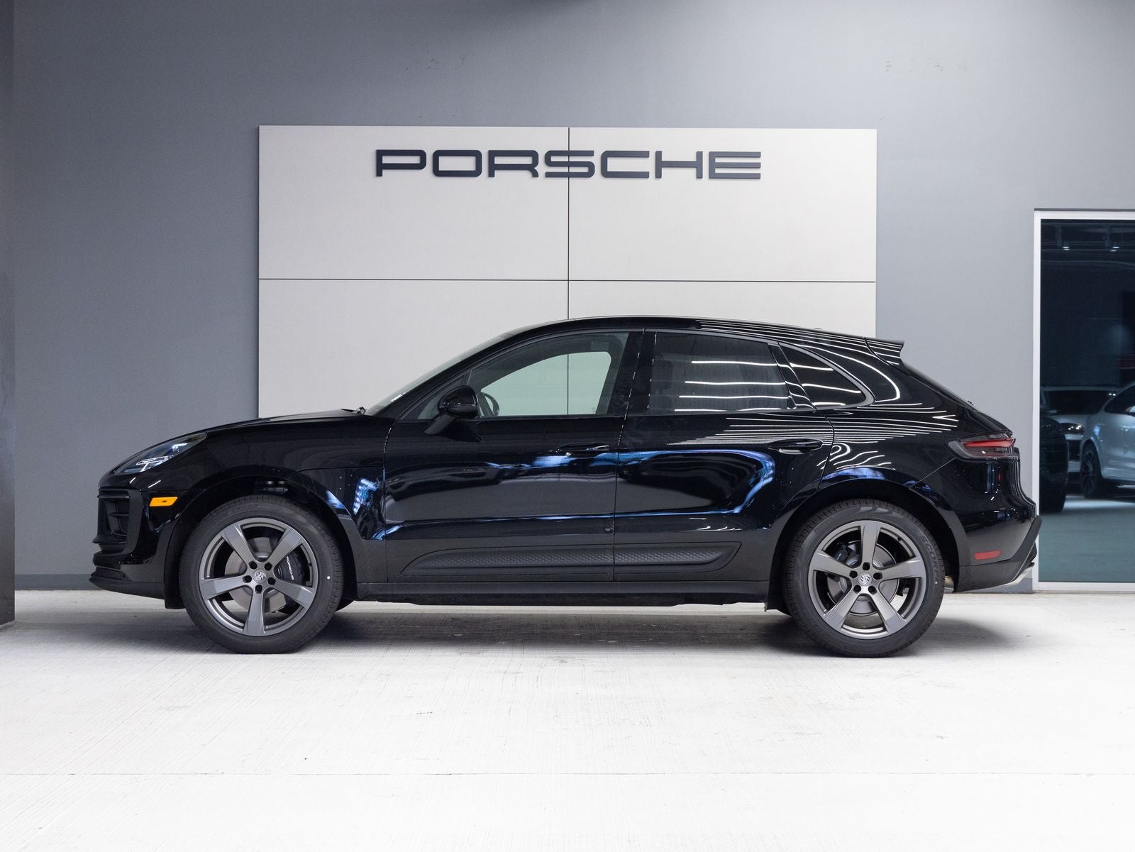 2026 Porsche Macan AWD