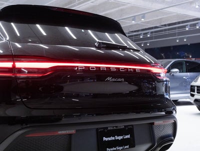 2026 Porsche Macan AWD