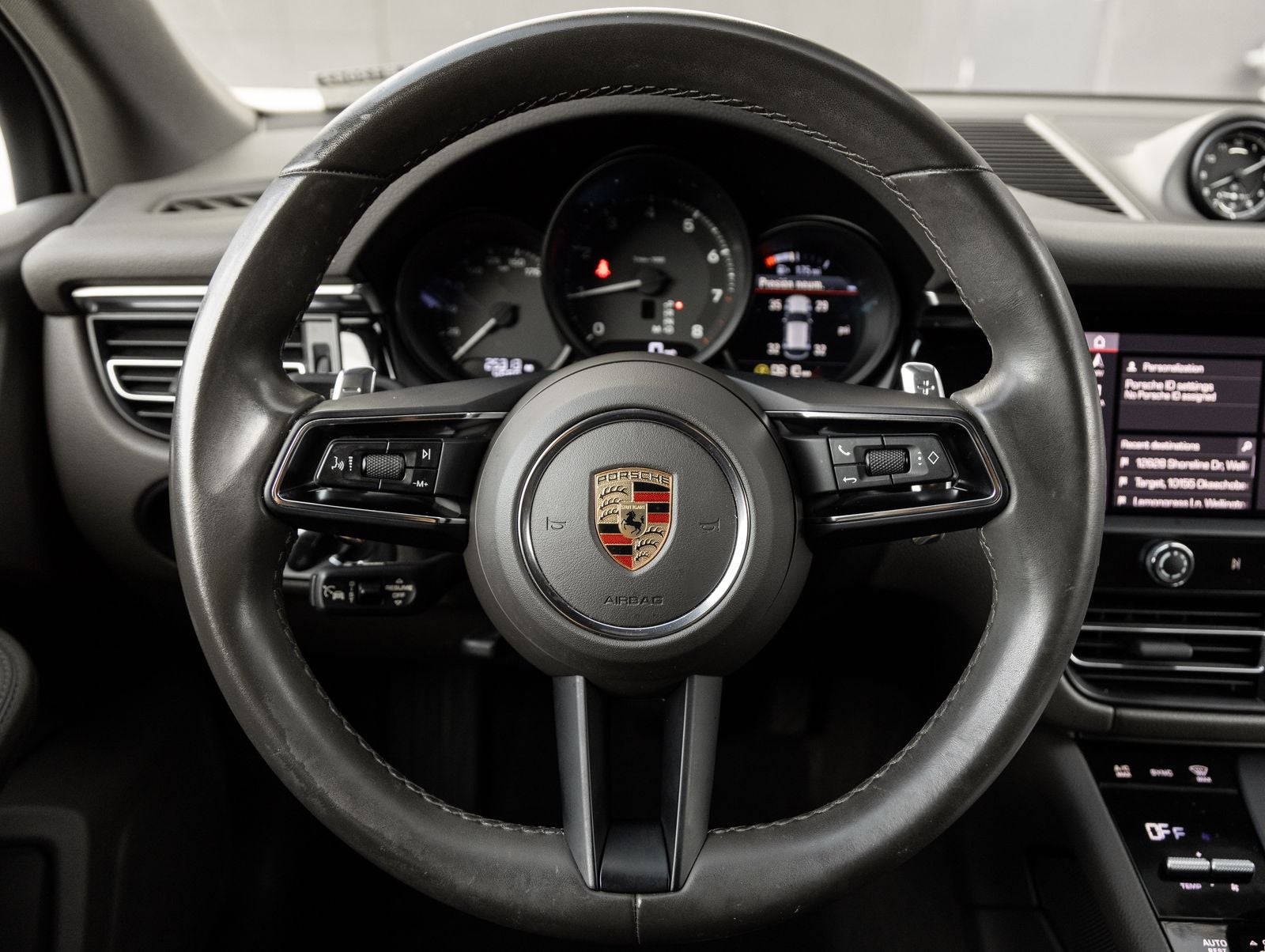 2023 Porsche Macan AWD