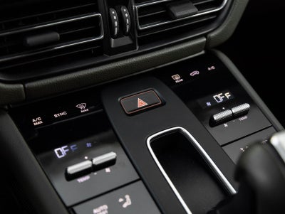 2023 Porsche Macan AWD