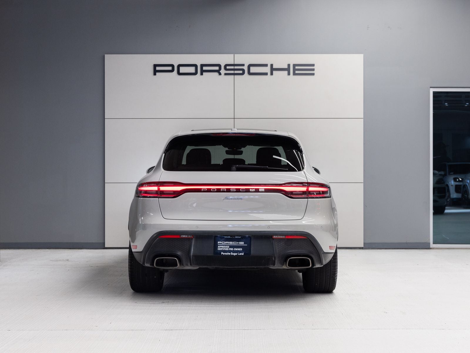 2023 Porsche Macan AWD