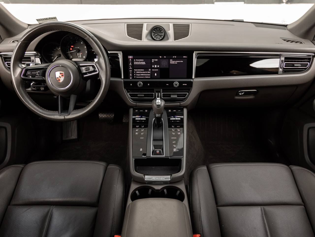 2023 Porsche Macan AWD