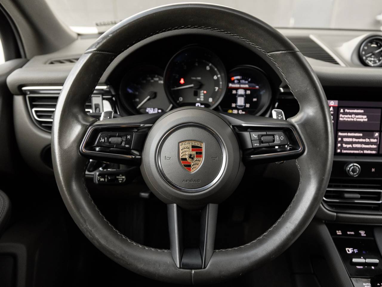2023 Porsche Macan AWD