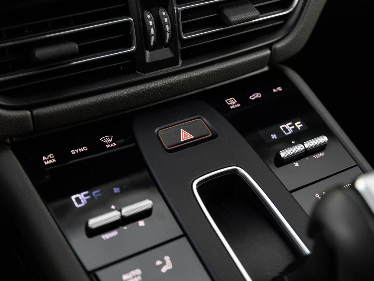 2023 Porsche Macan AWD