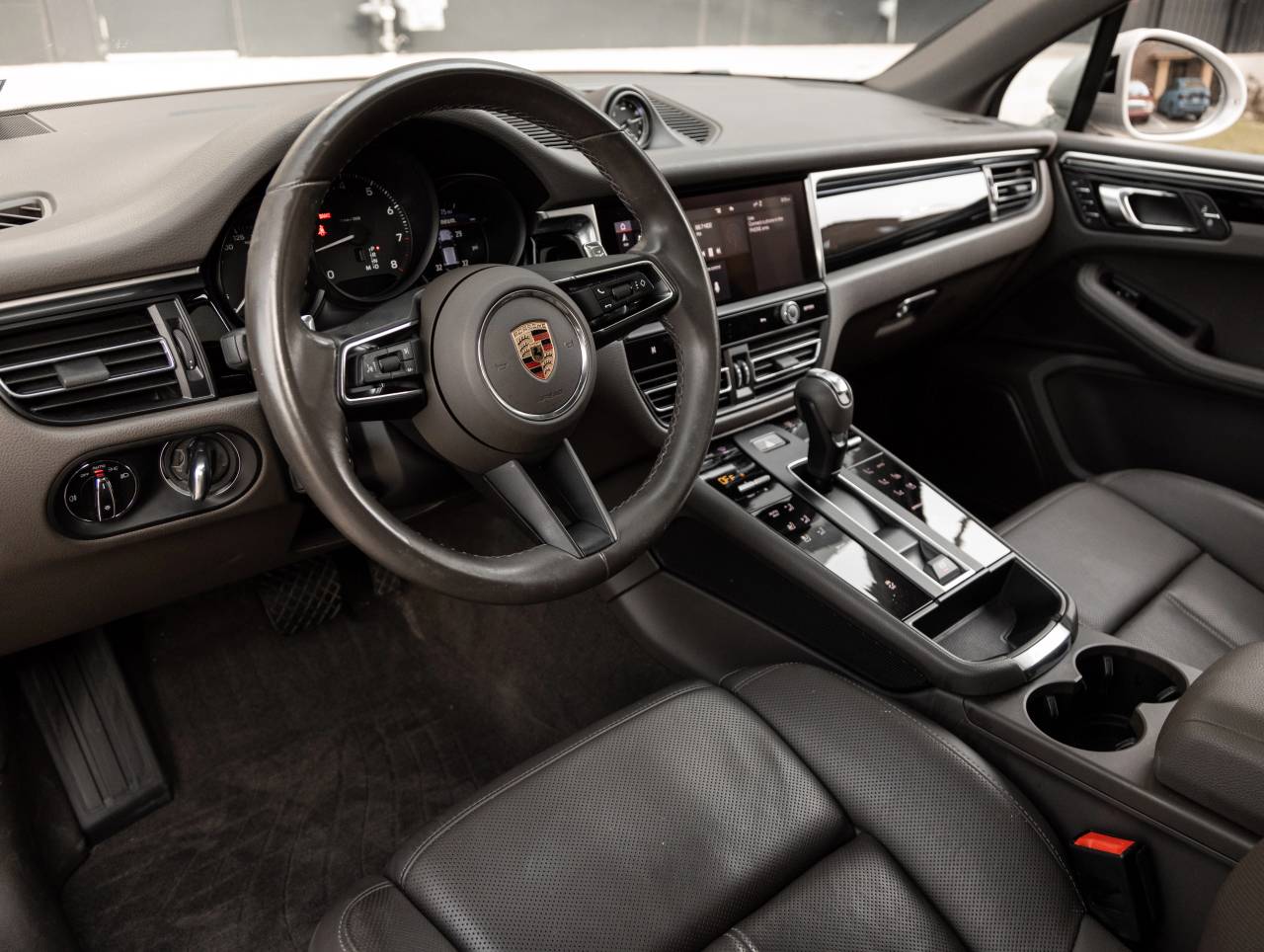 2023 Porsche Macan AWD