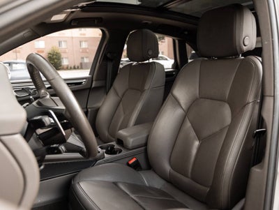 2023 Porsche Macan AWD