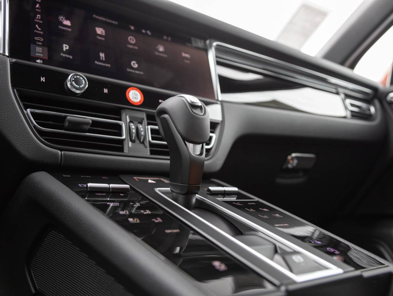 2025 Porsche Macan Macan