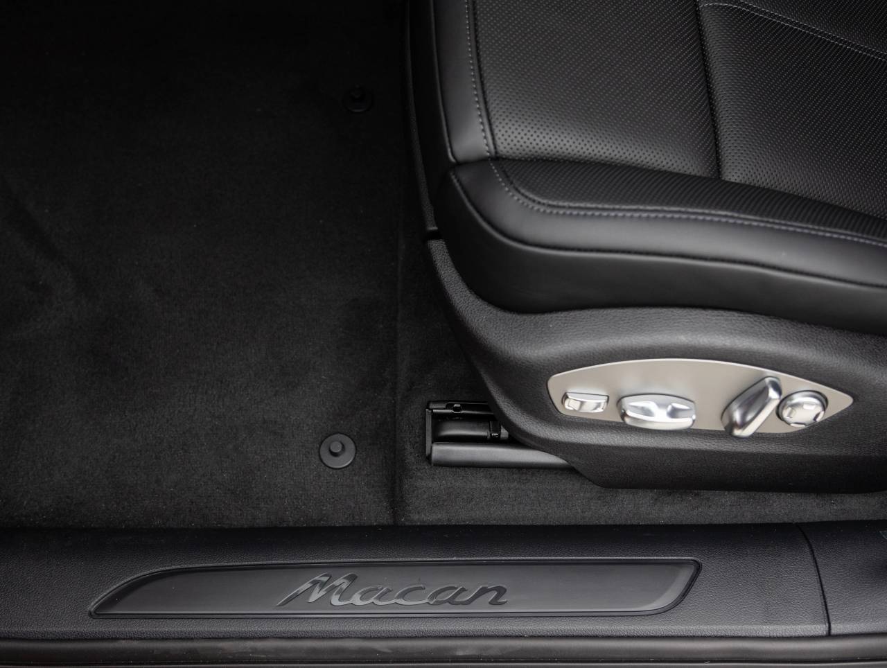 2025 Porsche Macan Macan