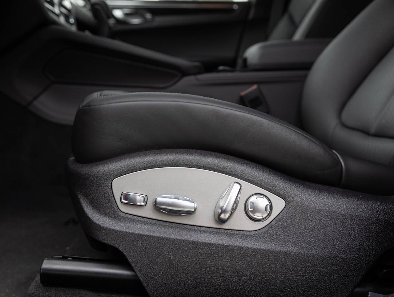 2025 Porsche Macan Macan