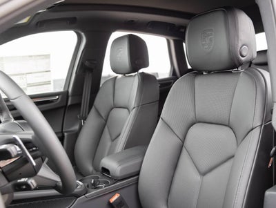 2025 Porsche Macan Macan
