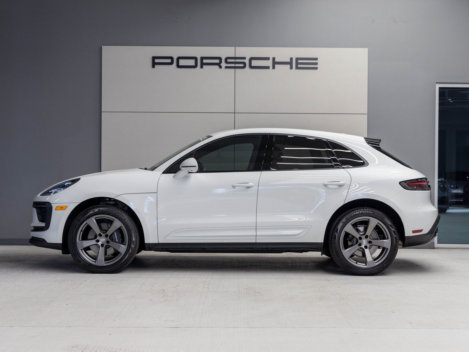 2026 Porsche Macan Macan
