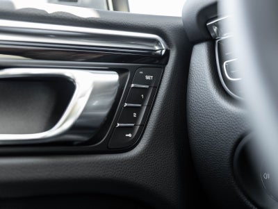 2026 Porsche Macan Macan T