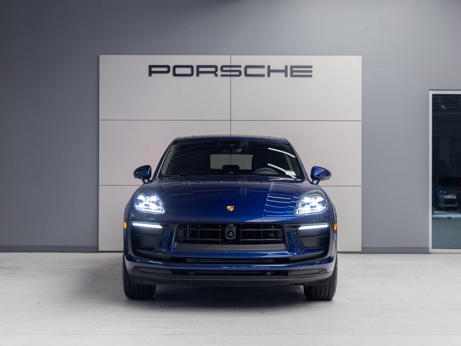 2026 Porsche Macan AWD