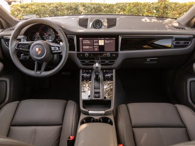 2026 Porsche Macan AWD